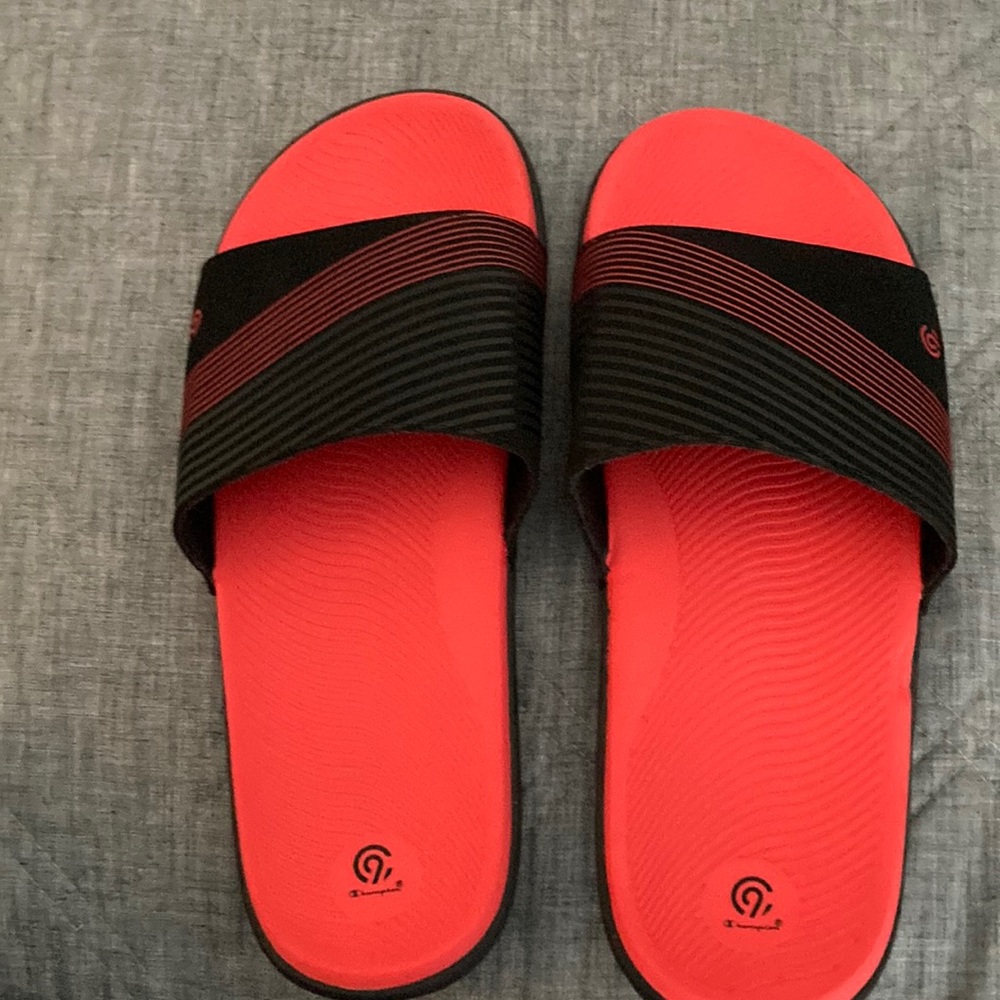 Champion c9 slides boys size 6